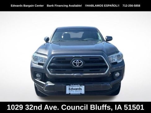 Used 2017 Toyota Tacoma SR5 w/ Tow Package AWD/4WD image 2