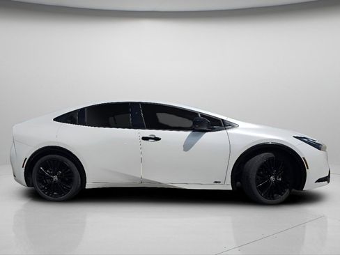 Used 2025 Toyota Prius AWD image 24