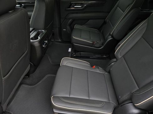 New 2026 GMC Yukon Elevation image 4