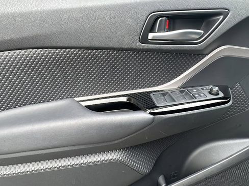 Used 2022 Toyota C-HR XLE image 14