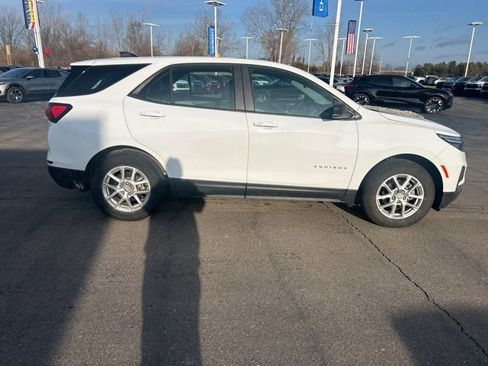 Used 2023 Chevrolet Equinox LS w/ LPO, Floor Liner Package image 4