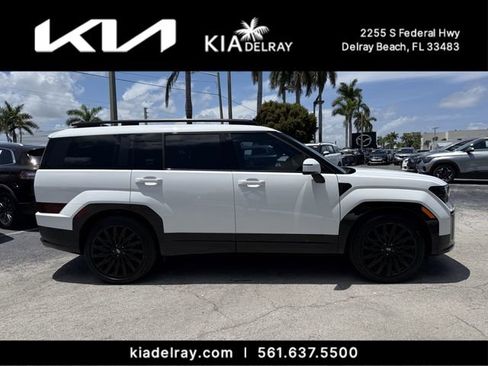 Used 2024 Hyundai Santa Fe Calligraphy FWD image 2