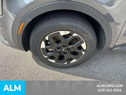 Used 2024 Kia Sorento S image 13