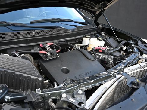 Used 2021 Chevrolet Traverse RS FWD image 23