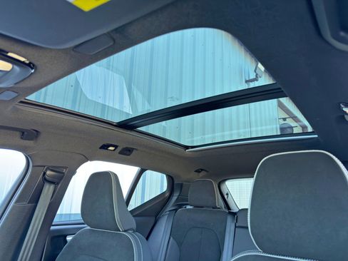 Used 2023 Volvo XC40 Recharge Plus w/ Protection Package Premier image 12