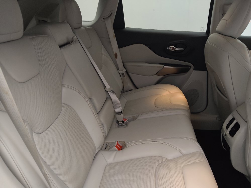 Used 2021 Jeep Cherokee Latitude Lux w/ Sun & Sound Group FWD image 19