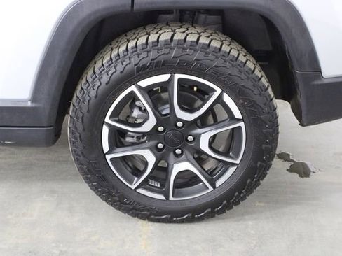 Used 2024 Jeep Compass Trailhawk image 43