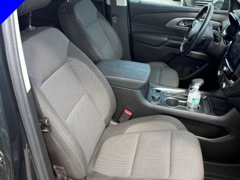 Used 2021 Chevrolet Traverse LT FWD image 30