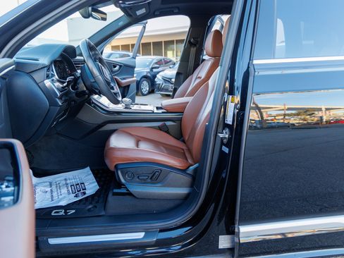 Used 2023 Audi Q7 3.0T Premium w/ Convenience Package image 40