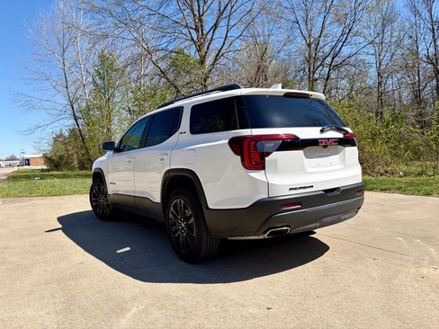 Used 2023 GMC Acadia SLE w/ Driver Convenience Package FWD image 10