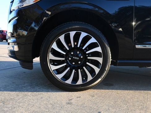 Used 2024 Lincoln Navigator L Black Label image 28