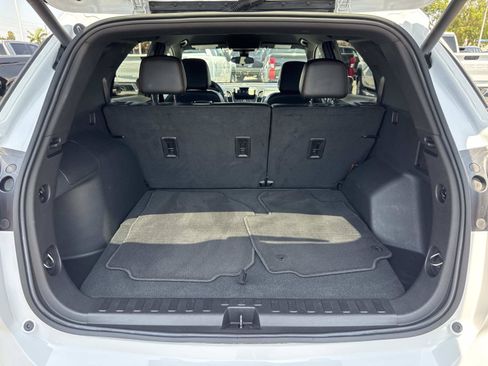 Used 2024 Chevrolet Equinox RS FWD image 29
