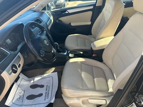 Used 2011 Volkswagen Jetta SEL image 9