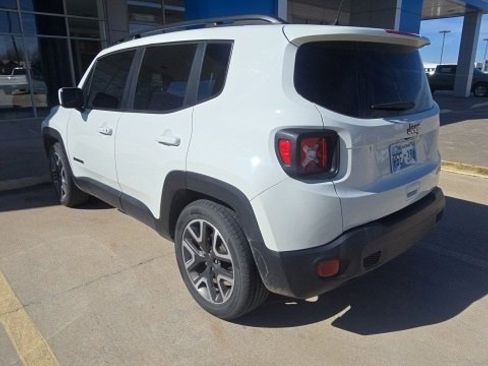 Used 2018 Jeep Renegade Latitude image 9