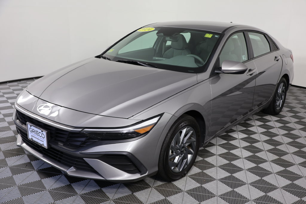 Certified 2024 Hyundai Elantra SEL FWD image 4