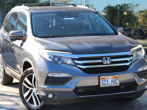 Used 2017 Honda Pilot Touring image 2