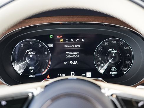 Certified 2023 Bentley Bentayga AWD/4WD image 21