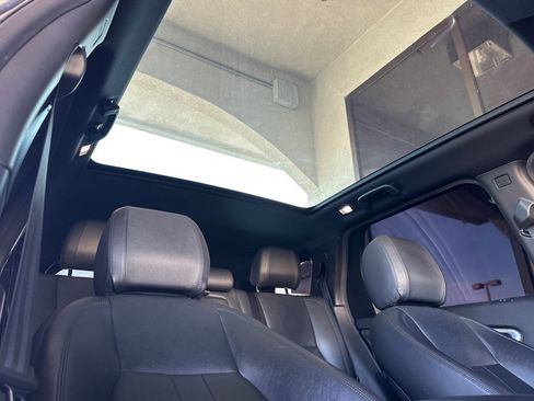 Used 2018 Land Rover Discovery Sport HSE image 19