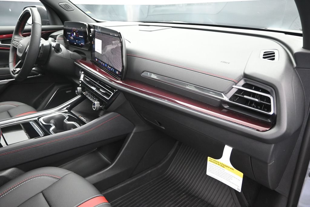 New 2026 Chevrolet Traverse RS w/ LPO, Floor Liner Package FWD image 24