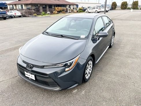 Used 2024 Toyota Corolla LE image 4