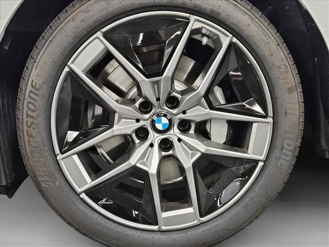 Used 2026 BMW 530i w/ Premium Package RWD image 16