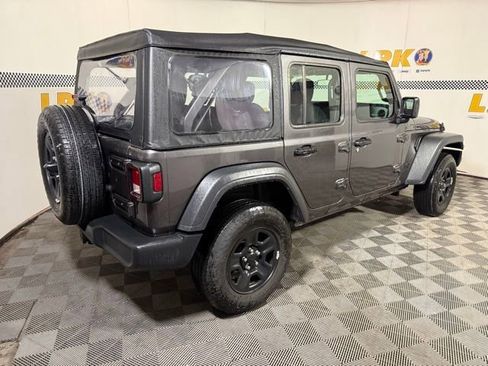 Used 2025 Jeep Wrangler Unlimited Sport AWD/4WD image 7