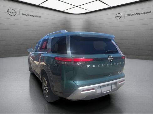 Certified 2025 Nissan Pathfinder SL AWD/4WD image 6