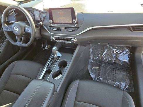 Used 2025 Nissan Altima 2.5 S image 16