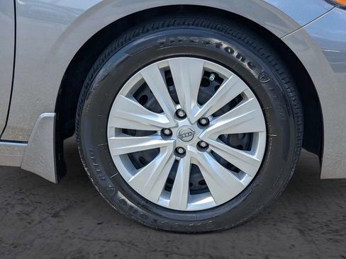 Used 2024 Nissan Sentra S FWD image 5