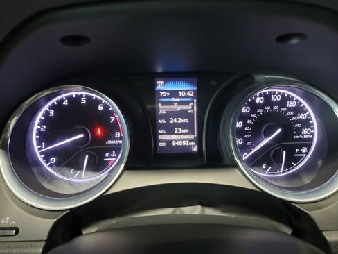 Used 2020 Toyota Camry SE FWD image 18