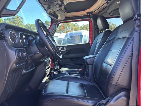 Used 2021 Jeep Wrangler Unlimited Sahara w/ Cold Weather Group AWD/4WD image 12