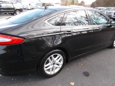 Used 2015 Ford Fusion SE w/ Equipment Group 202A FWD image 13