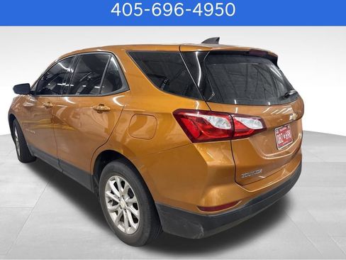 Used 2019 Chevrolet Equinox LS FWD image 4