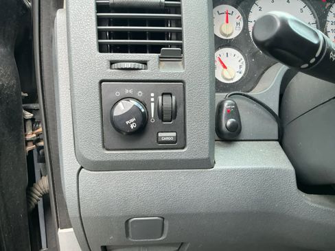 Used 2006 Dodge Ram 2500 Truck SLT image 20