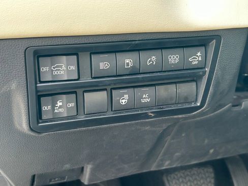 Used 2023 Toyota Sequoia Capstone image 34