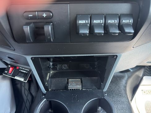 Used 2016 Ford F550 2WD Regular Cab Super Duty image 15