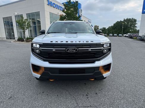 Used 2026 Ford Expedition Tremor AWD/4WD image 9