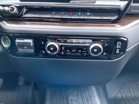 New 2026 GMC Sierra 2500 SLE w/ SLE Value Package; AWD/4WD image 17