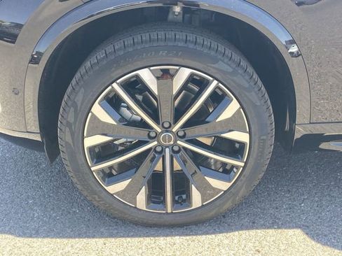 New 2025 Volvo XC90 B6 Plus w/ Protection Package image 11