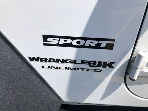 Used 2018 Jeep Wrangler Unlimited Sport S AWD/4WD image 28