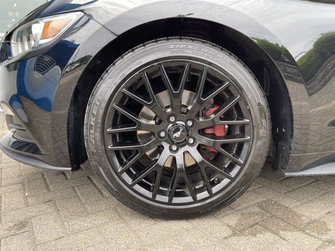Used 2016 Ford Mustang Coupe RWD image 10