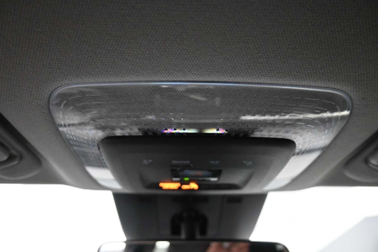Used 2025 Toyota Prius LE FWD image 18