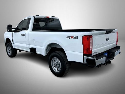 Used 2025 Ford F250 XL w/ XL Chrome Package image 7