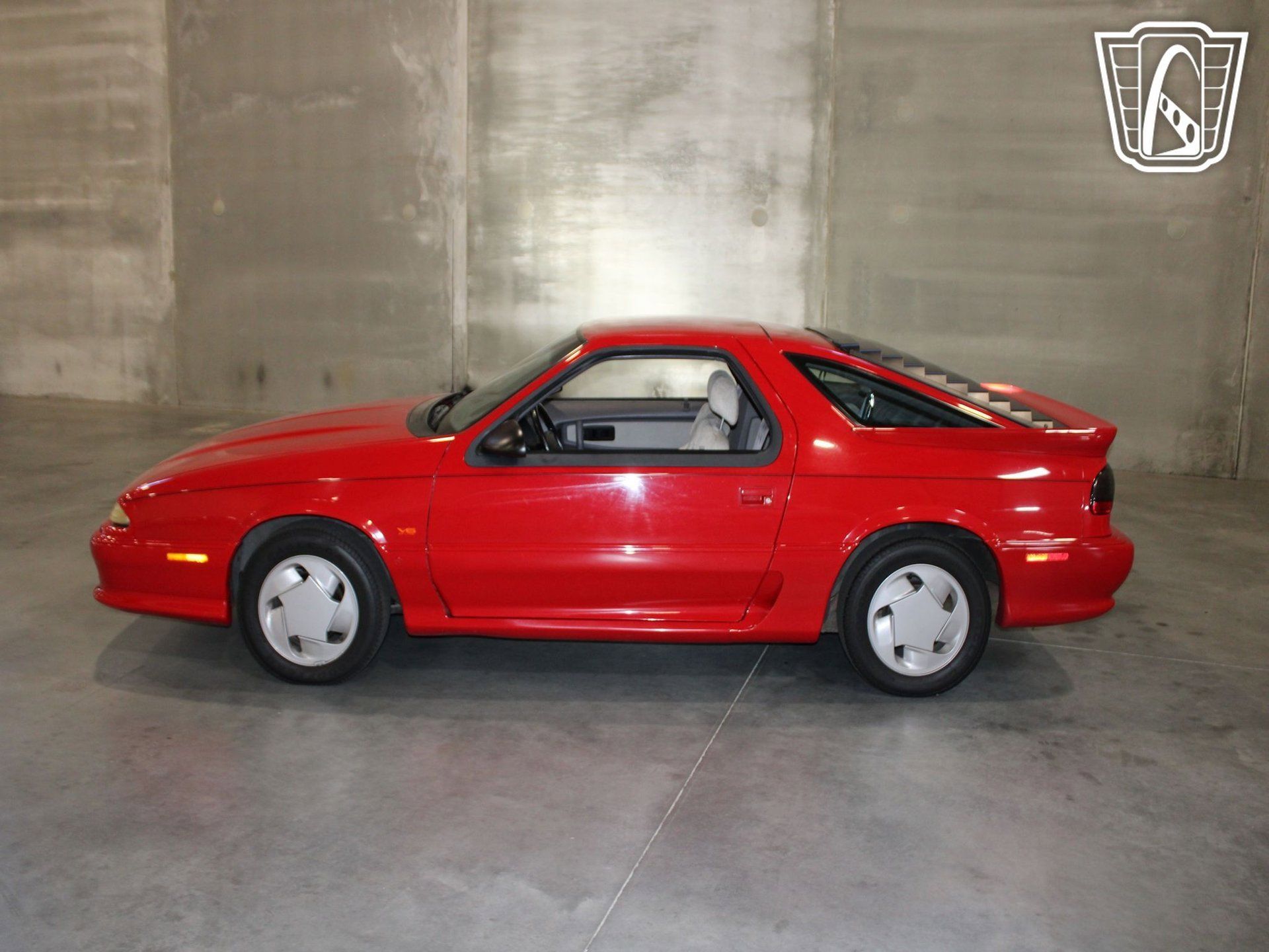 Used 1993 Dodge Daytona ES FWD image 2