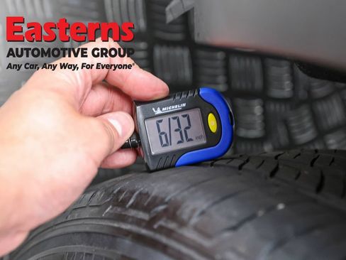 Used 2023 Nissan Pathfinder S AWD/4WD image 27