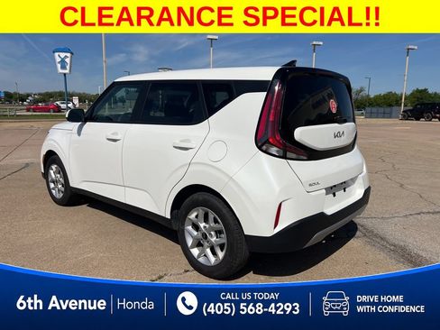 Used 2025 Kia Soul S FWD image 3