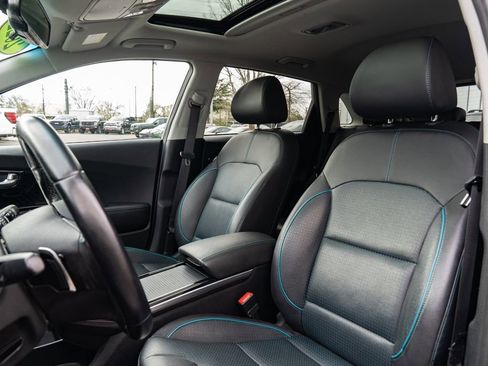 Used 2022 Kia Niro EX Premium w/ Cold Weather Package image 22