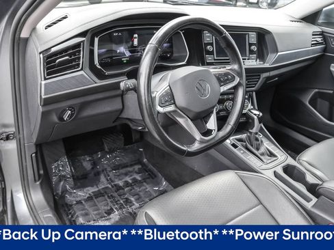 Certified 2023 Volkswagen Jetta SE FWD image 4