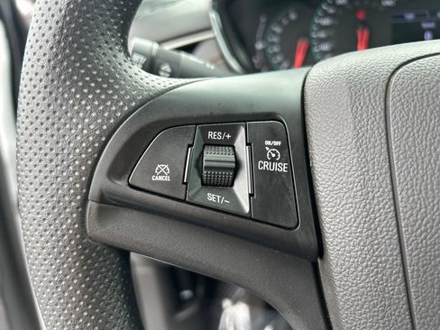 Used 2020 Chevrolet Trax LT FWD image 21