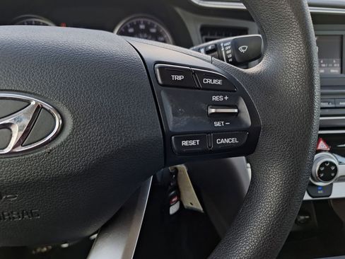 Used 2019 Hyundai Elantra SE image 15